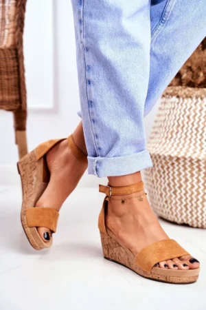 Sieviešu sandales uz papēža Camel MarryMe