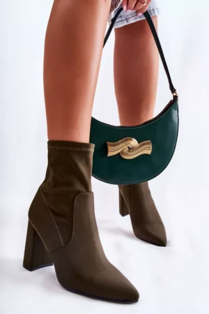 Sieviešu materiāla zābaki uz papēža, khaki krāsā, Amile