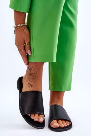 Sieviešu ādas gludas čības, melnas, cerise