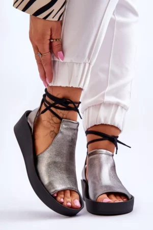 Ādas sandales ar papēdi Nicole 2743/063 Sudraba-melnas