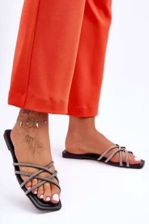 Sieviešu siksnas sandales ar rhinestones melnā krāsā Leomi