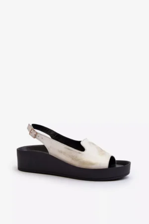 Sieviešu ādas sandales ar biezu zoli, zelta krāsā, izskatās nolietotas Zazoo 2893