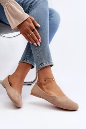 Bēša sieviešu zamšādas balerīnu kurpes Lasota