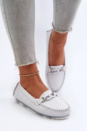 Baltas sieviešu ādas mokasīni ar dekoratīviem elementiem S.Barski LR339