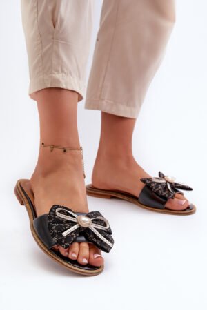 Plakanas sieviešu ādas čības ar lenti Laura Messi 2791 Melna