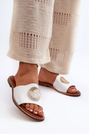 Zazoo 2938 ādas čības ar plakanu papēdi un rotājumiem, baltas