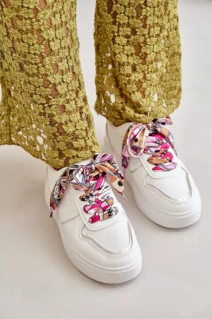 Sieviešu platforma sporta kurpes ar dekoratīvu auklas sasiešanu White Mistra