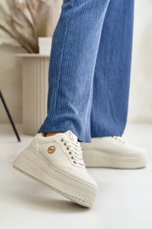 Sieviešu sporta apavi ar izolāciju uz masīvas zoles, smilškrāsas Ardiela