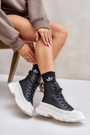 Ādas izolēti sporta apavi uz masīvas platformas Big Star OO274A599 melnā krāsā