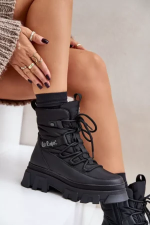 Sieviešu sniega zābaki ar rāvējslēdzēju Lee Cooper LCJ-24-47-3144 Melni