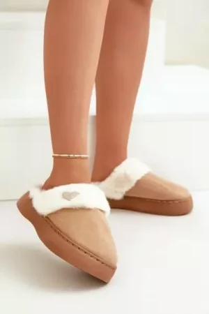 Sieviešu čības ar kažokādu un dekoratīvu sirdi, brūnas Otielo