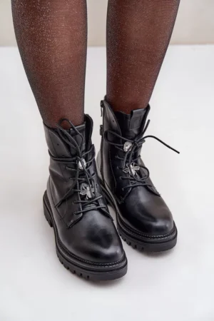 Siltināti zābaki ar dekoratīviem elementiem uz auklām, melnā krāsā Irivina