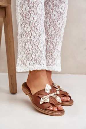 Slīdnes ar dekoratīvu dabīgo ādu Zazoo 3574/Z Camel