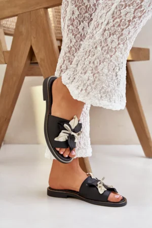 Sandales ar dekoratīviem elementiem no dabīgās ādas Zazoo 3574/Z Melna