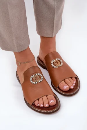 Elegantas sieviešu ādas iešļūcenes ar dekoru Zazoo 3008 Camel