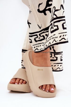 Sieviešu putu čības uz platformas Big Star RR274A569 smilškrāsas