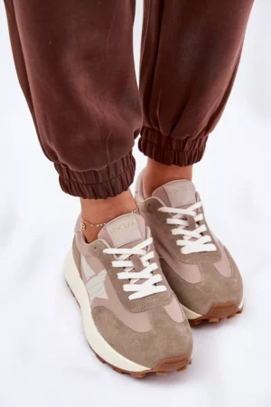 Sieviešu zamšādas sporta kurpes uz platformas Vinceza 66720 smilškrāsas