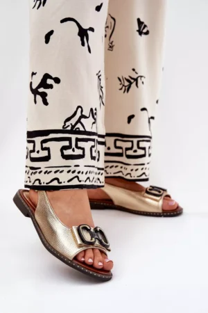 Plakanas sandales ar dekoru no ekoloģiskās ādas, zelta krāsā Lilria