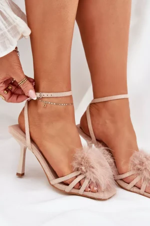 Sieviešu sandales ar papēžiem un spalvām, smilškrāsas Xaliope