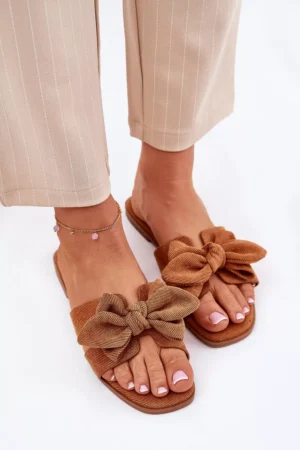 Plakanas sieviešu čības ar lenti, kamieļu krāsā Tobin