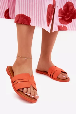 Sieviešu sandales uz plakanas papēža ar izgriezumiem no ekoloģiskā zamšāda oranžā krāsā Teterre