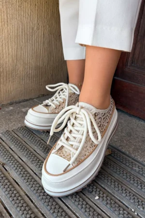 Sieviešu sporta kurpes uz masīvas platformas S.Barski BF51-101 smilškrāsas