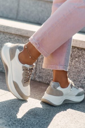 Sieviešu zamšādas sporta kurpes uz platformas Big Star RR274A344 HI-POLY SYSTEM smilškrāsas