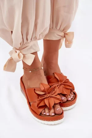 Sieviešu ādas sandales ar dekoratīvu ziedu Artiker 52C0505 Oranža