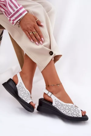 Ādas perforētas sieviešu sandales uz papēža Vinceza 79529 Balta