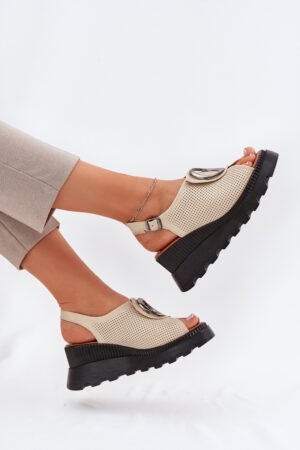 Sieviešu ādas sandales ar dekoratīvu papēdi, krāsā smilškrāsā Artiker 56C0111