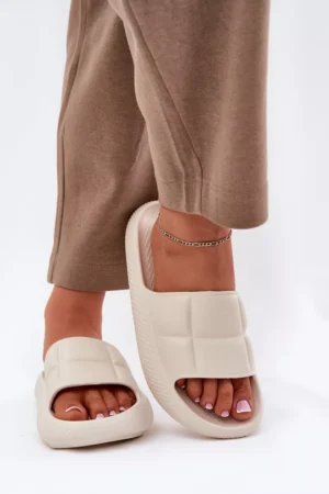 Putuplasta sieviešu čības LEE MAYA SLIDER WOMEN LOW 50251016 Bēša