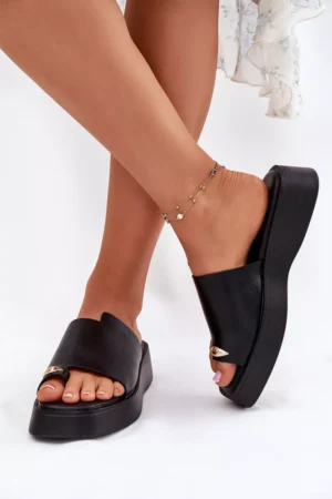 Sieviešu platformas čības ar dekoratīviem elementiem, melnas Linosea