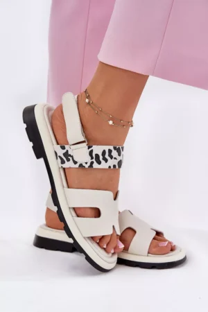 Sieviešu ādas sandales ar plakanu papēdi Leopard Vinceza 66780 Smilškrāsas