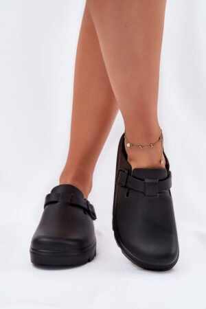 Sieviešu putu čības ar siksnu un sprādzi, melnas Larinie