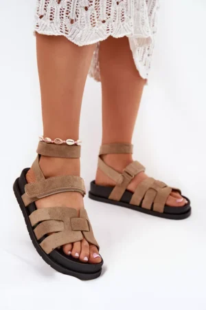 Eko zamšādas sieviešu sandales ar Velcro tumši smilškrāsas Valpera