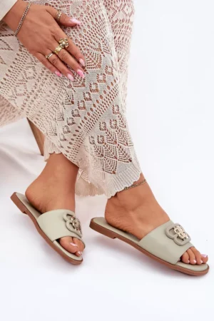 Plakanas sieviešu sandales ar dekoratīviem elementiem, zaļas Nenitta