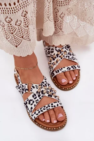 Sieviešu plakanās sandales ar zelta kniedēm, melnā un baltā krāsā Zanira