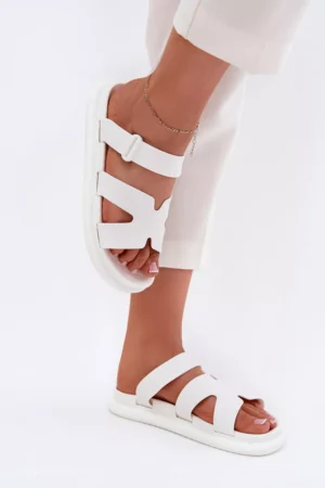 Gumijas sieviešu čības ar siksnu, baltas Tavirae