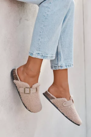 Sieviešu čības ar aitas kažokādas oderi Beige Lorivine