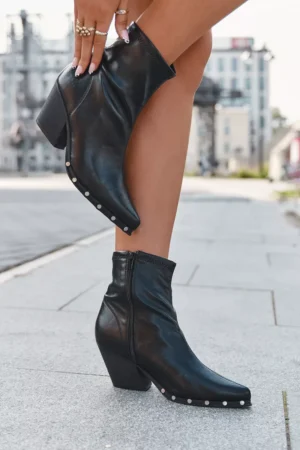 Sieviešu kovboju zābaki no ekoloģiskās ādas ar papēdi, melnā krāsā Abrielle