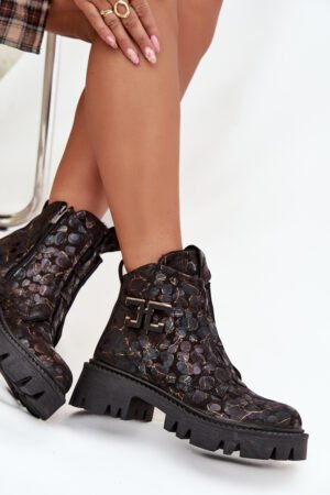 Ādas sieviešu potītes zābaki ar dekoratīvu odere Artiker 57C2084 melnā un zelta krāsā