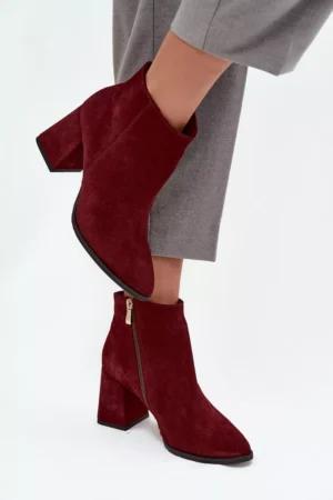 Sieviešu zābaki ar papēžiem un zelta detaļām Chocolate Zazoo 3128