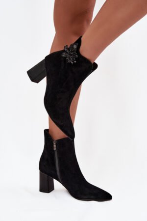 Zamšādas sieviešu potītes zābaki ar rotājumiem D&A; CR52-686 Melni