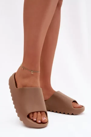 Sieviešu čības uz platformas brūnas Olyria