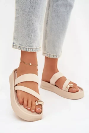 Sieviešu auduma čības ar siksnām un zelta detaļām, gaiši smilškrāsas Farielle