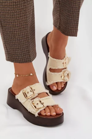 Sieviešu platforma sandales ar zelta skavām gaiši smilškrāsā Renelisse