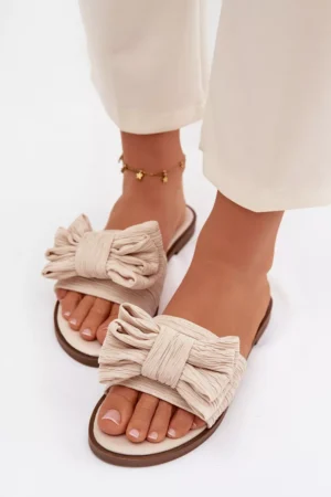 Sieviešu plakanas papēža smilškrāsas lentes čības Amivelle