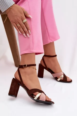 Sieviešu sandales ar platām papēdēm un siksnām, ekoloģiskais zamšāda, šokolādes krāsā, Karilora