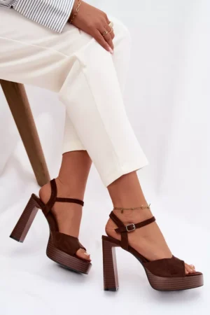 Sieviešu sandales ar blokveida papēdi un platformu, izgatavotas no ekoloģiskā zamšāda, šokolādes krāsā Gralisse