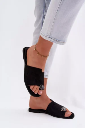 Sieviešu plakanas dekorētas ekoloģiskās zamšādas melnās šļūtenes Selavine